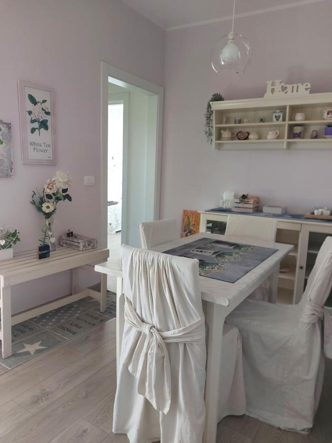 La Pineta - Delightful Small Apartment Near The City Center LʼAquila Buitenkant foto
