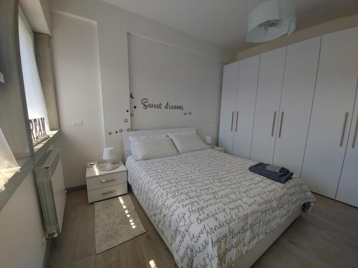 La Pineta - Delightful Small Apartment Near The City Center LʼAquila Buitenkant foto